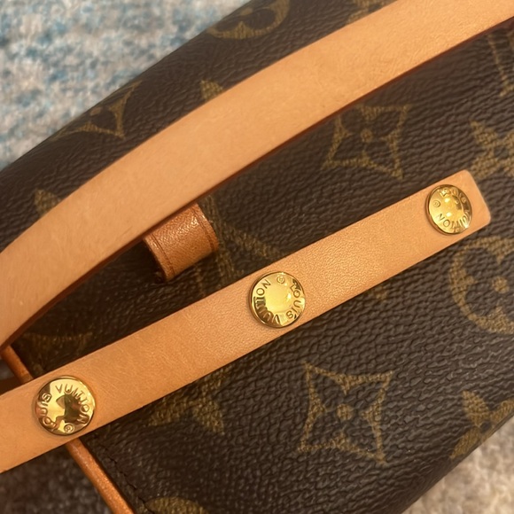 LV Florentine Belt Bag XS - Picture 6 of 16